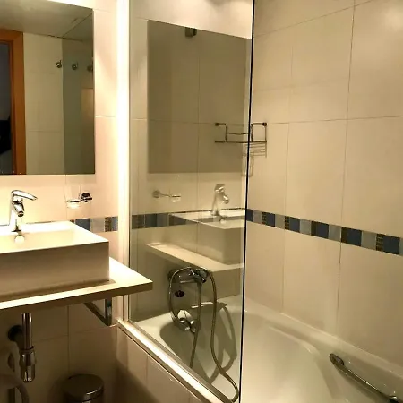 Apartamento En Edificio Alba Con Parking Y Piscina 128B - Inmo22 *